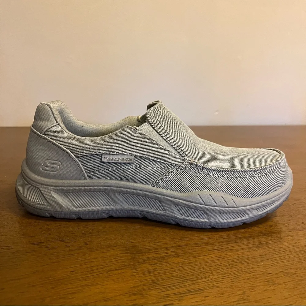 NEW - Skechers Men’s Relaxed Fit Cohegan Viera Taupe Casual slip-on loafer Siz…